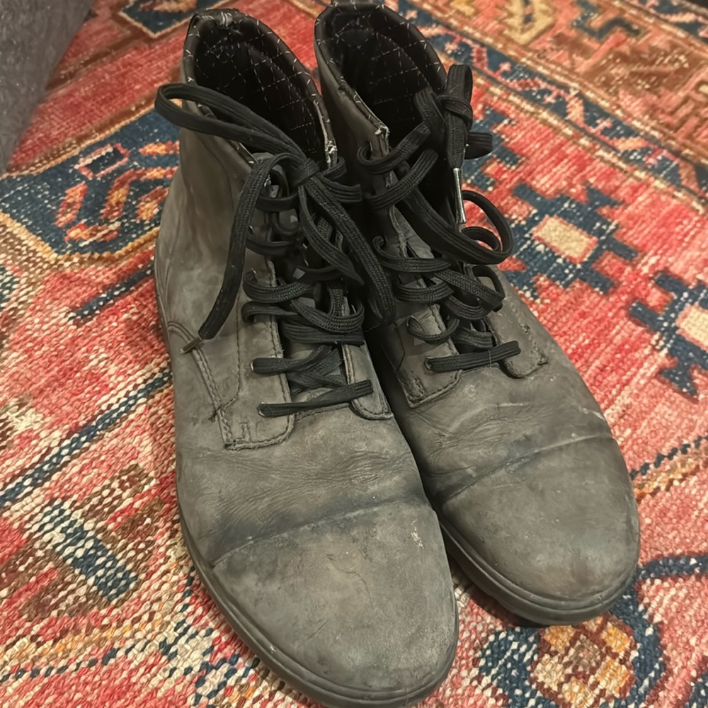 Men's Grey Blundstones Size 10.5